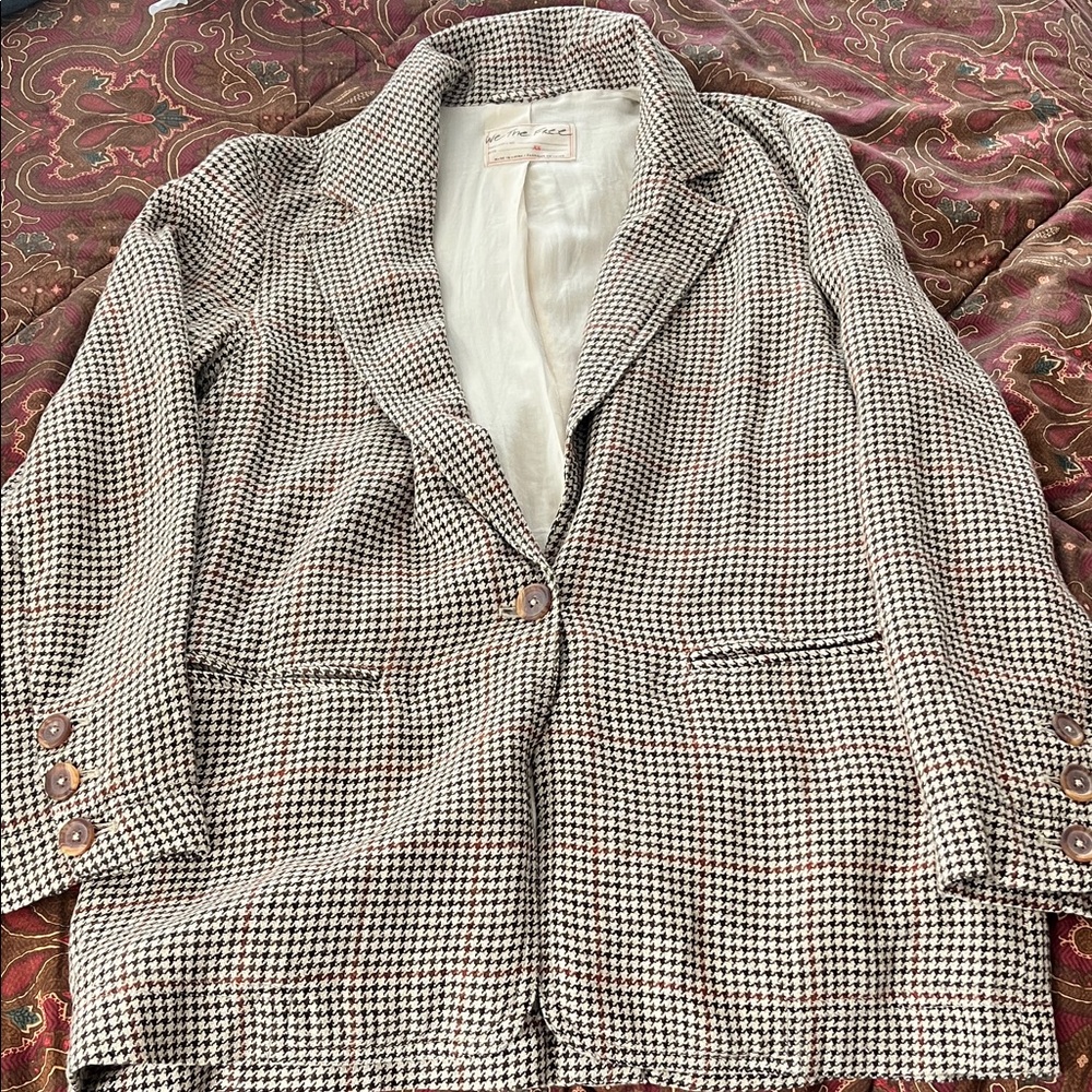 We the Free Neutral
Houndstooth Beckett Boyfriend
Blazer Size XS